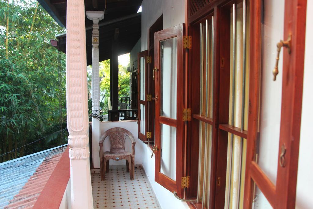 Kadolana Guest House มิริสซา ภายนอก รูปภาพ